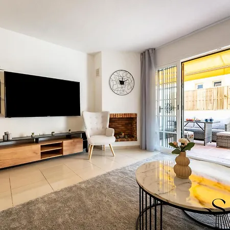 Townhouse With Jacuzzi,sea Views, Swimming Pool,garage Holiday home *