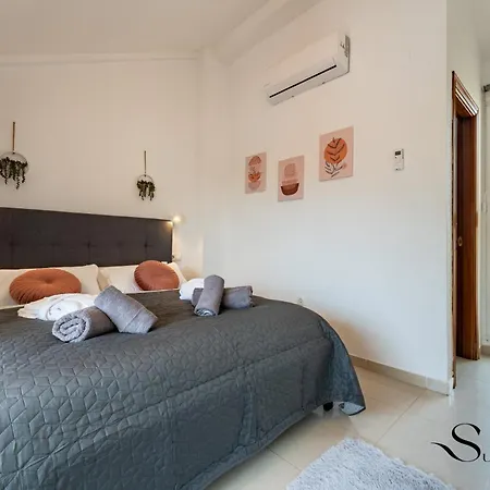 Townhouse With Jacuzzi,sea Views, Swimming Pool,garage Holiday home