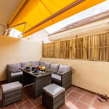 Townhouse With Jacuzzi,sea Views, Swimming Pool,garage Holiday home