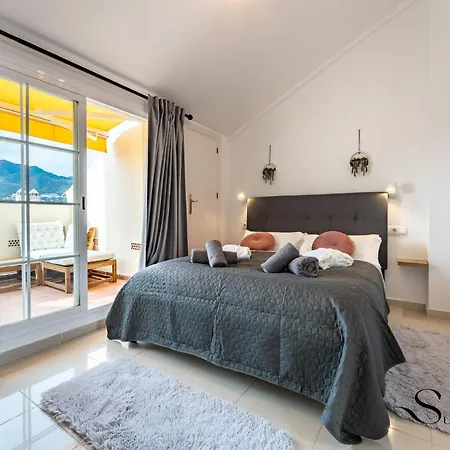 Townhouse With Jacuzzi,sea Views, Swimming Pool,garage