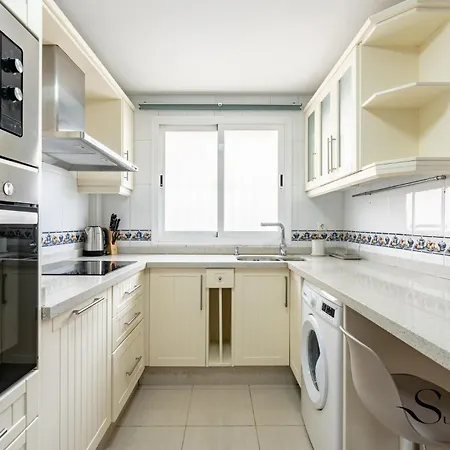 Townhouse With Jacuzzi,sea Views, Swimming Pool,garage Benalmadena