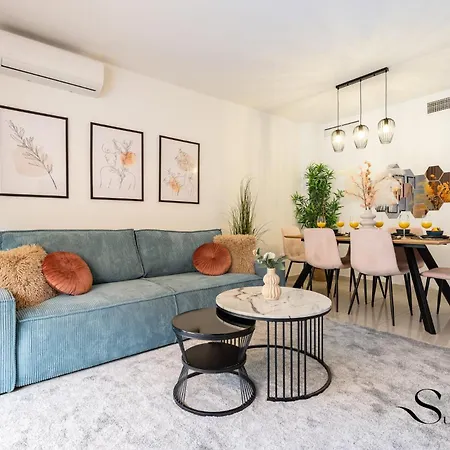 Dom wakacyjny Townhouse With Jacuzzi,sea Views, Swimming Pool,garage Benalmádena